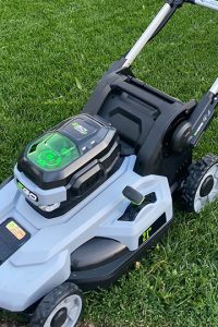 renaissance-lanscapes-calgary-going-electric-power-push-mower